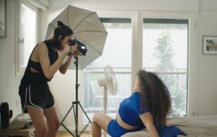 עדשה